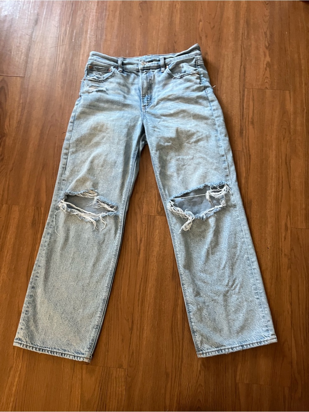 American Eagle Outfitters Light Blue Distressed Boyfriend Jeans